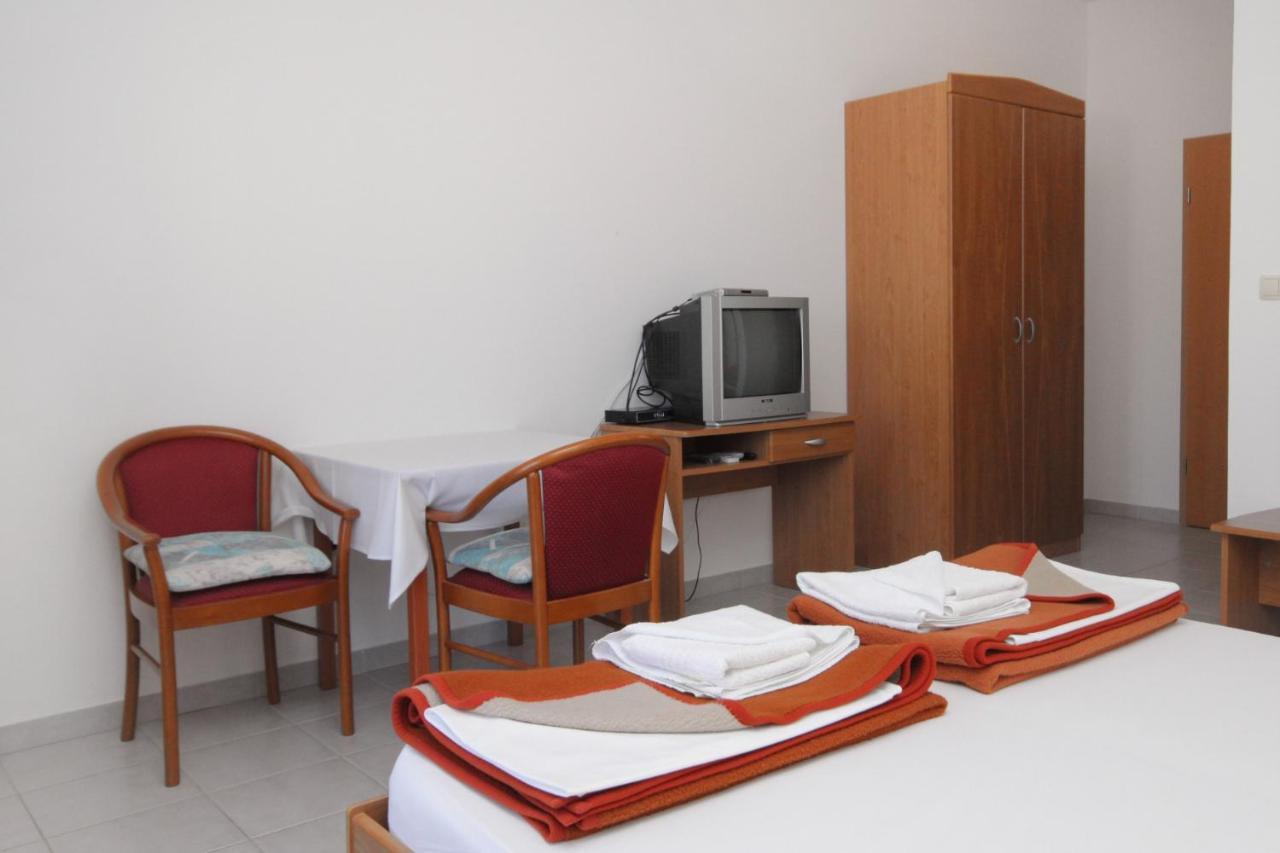 Apartments And Rooms By The Sea Vinjerac, Zadar - 3248 Exterior foto
